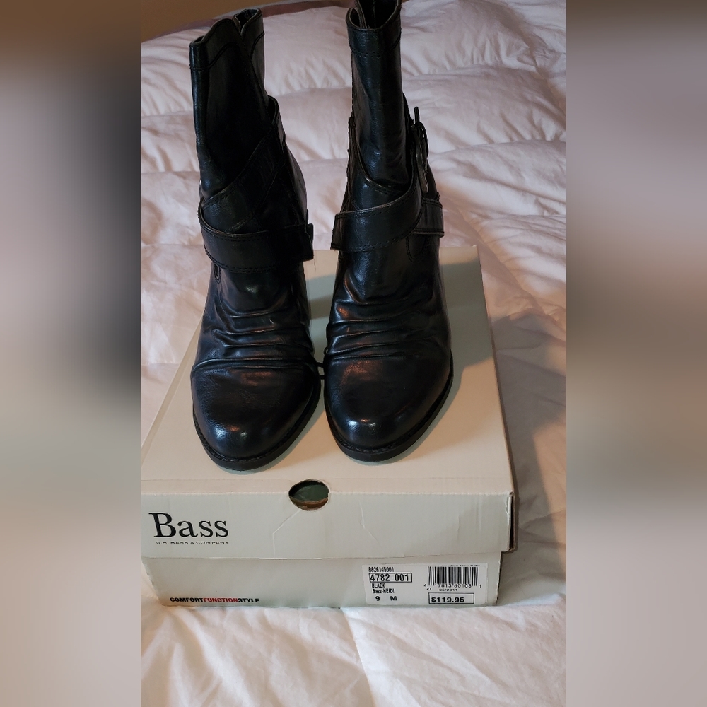 NIB Bass Heidi Black Heeled Boots